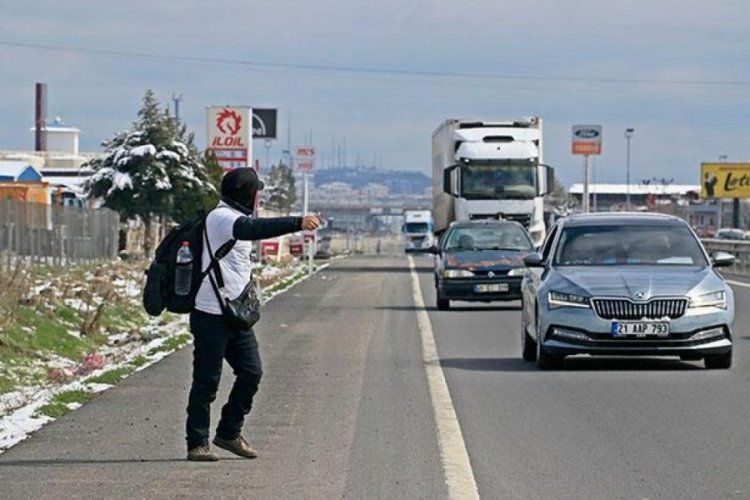 6 yıldır g&ouml;sterilmeyen oğlu i&ccedil;in 2 aydır y&uuml;r&uuml;yor
