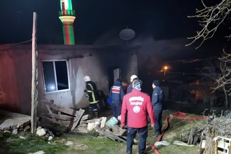 Mersin'de yalnız yaşadığı evde &ccedil;ıkan yangında &ouml;ld&uuml;