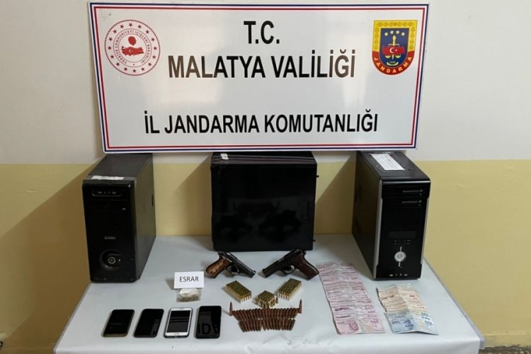 Yasa dışı bahis oynatanlara darbe! 4 g&ouml;zaltı