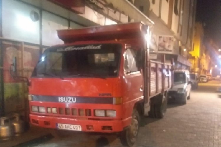 8 araca &ccedil;arpıp ka&ccedil;tı, sonunda yakalandı