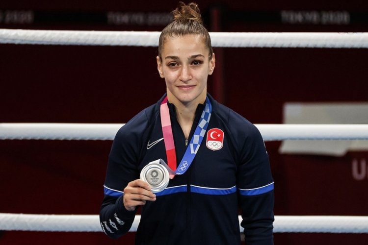 Fenerbah&ccedil;e, Buse Naz &Ccedil;akıroğlu ile s&ouml;zleşme uzattı