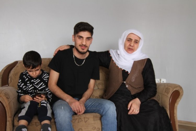 Ukrayna'dan tahliye edilen &ouml;ğrenci, ailesinin yanında
