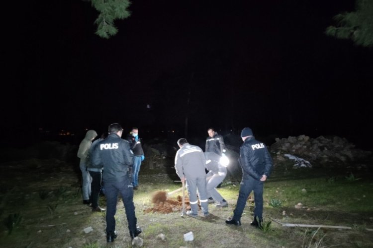 Antalya'da ormanlık alan i&ccedil;indeki gizemli mezar