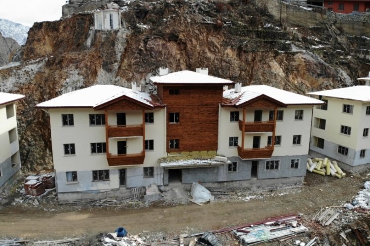 Artvin'in 1 k&ouml;y&uuml;nde &ccedil;ıkan yangının &uuml;zerinden  bir yıl ge&ccedil;ti