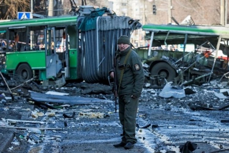 Rus ordusu Odessa'yı bombaladı