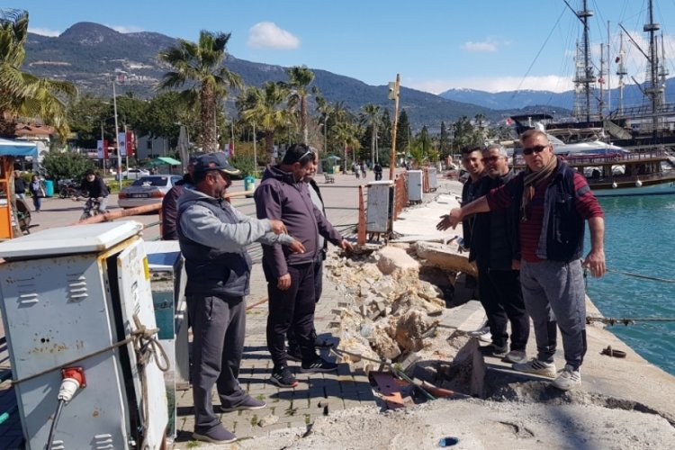 Teknecilerin &ccedil;&ouml;ken iskele isyanı s&uuml;r&uuml;yor