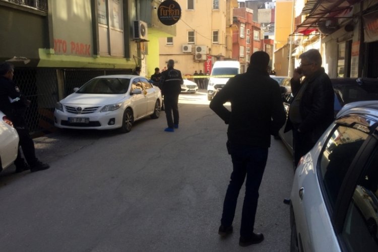 Otopark kavgası! Saniye saniye g&ouml;r&uuml;nt&uuml;lendi
