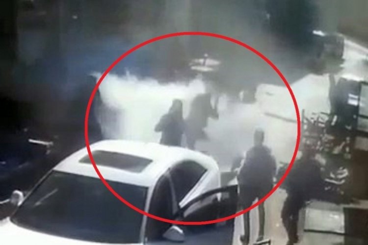 Sobadan sı&ccedil;rayan alevler ortalığı savaş alanına &ccedil;evirdi: 1 yaralı