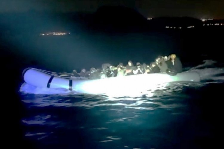 Lastik botta 32 g&ouml;&ccedil;men yakalandı