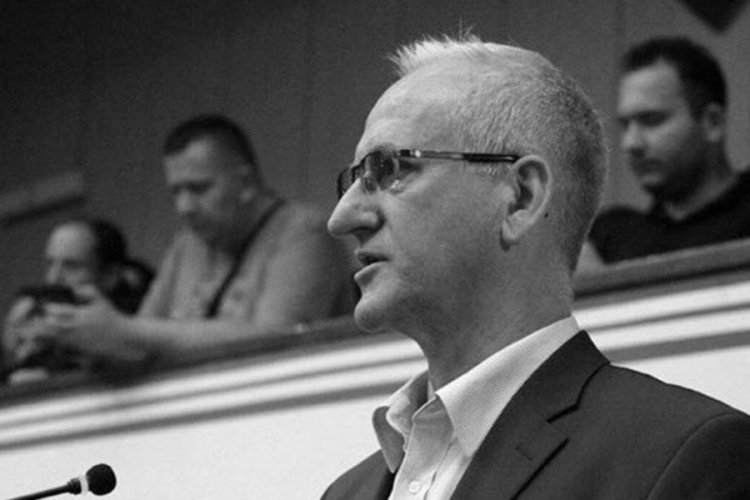 Fikret Kar&ccedil;i&ccedil; yaşamını yitirdi
