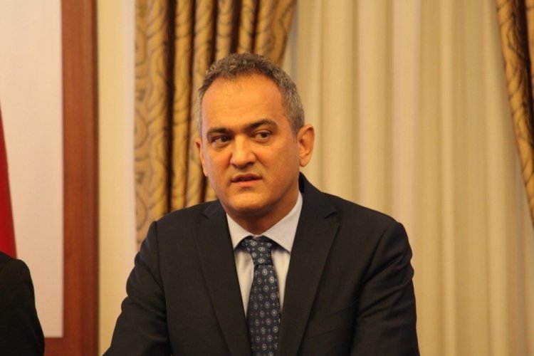 Bakan Mahmut &Ouml;zer: Y&uuml;z y&uuml;ze eğitime kararlılıkla devam ediyoruz