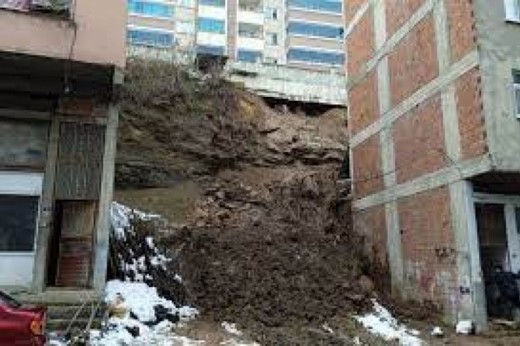 Ordu'da  3 binada 15 daire boşaltıldı