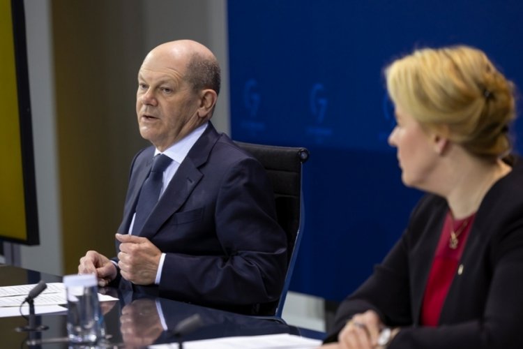 Scholz: Rusya değerlerimize saldırıyor