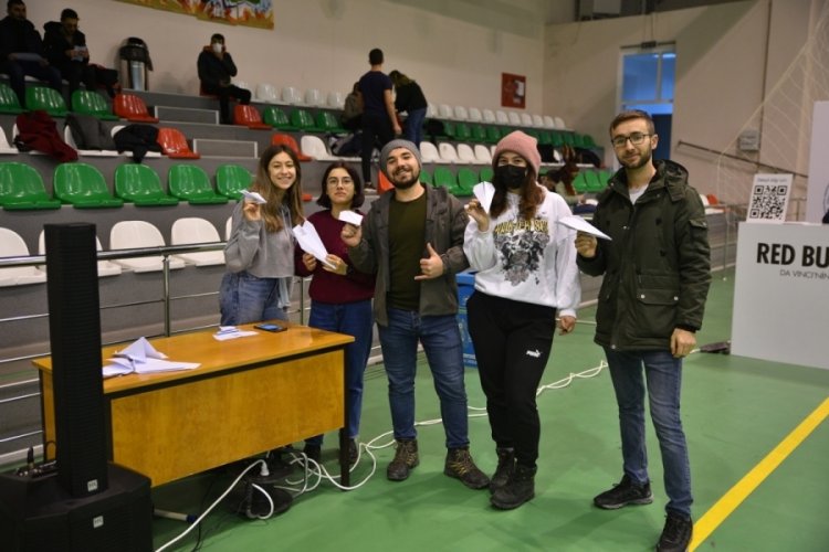 Bursa'da kağıt u&ccedil;aklar yarıştı