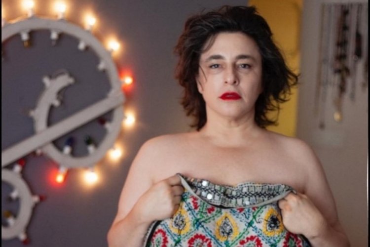 Esra Dermancıoğlu yatakta &ccedil;ıplak pozunu paylaştı