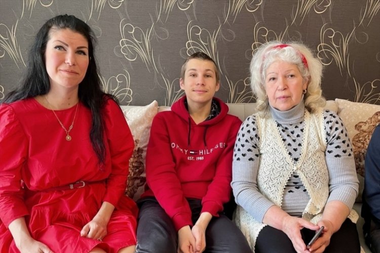 Torunuyla ka&ccedil;ıp T&uuml;rkiye'ye sığındı