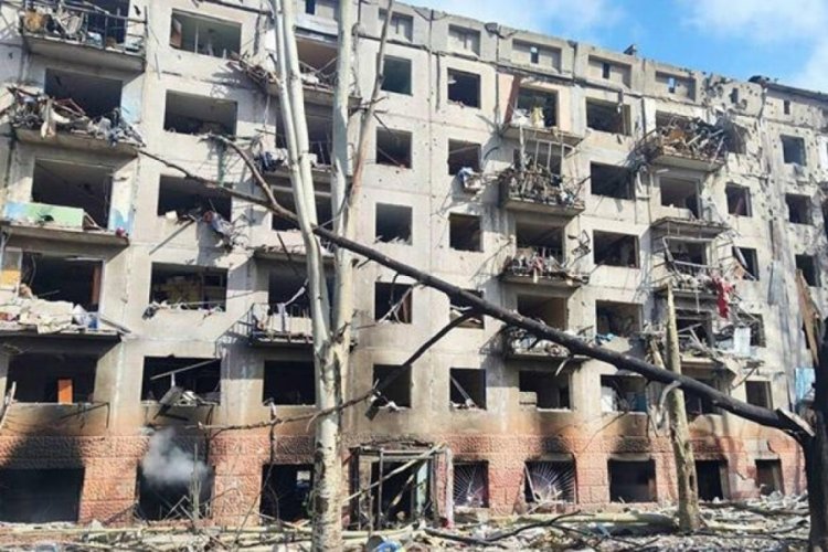 Rusya, Kramatorsk'ta kamu binası ve sivil yerleşimleri vurdu