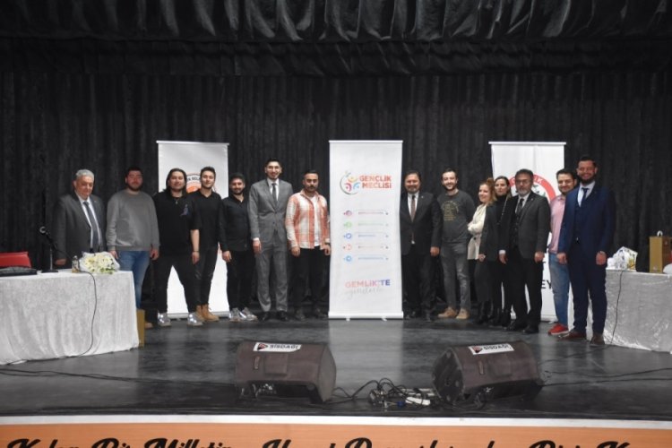 Bursa'da hukuk konuşuldu