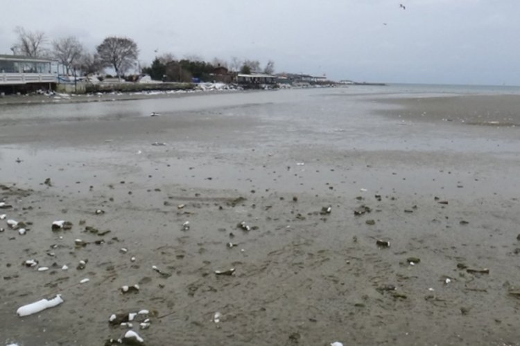 İstanbul'da deniz &ccedil;ekildi