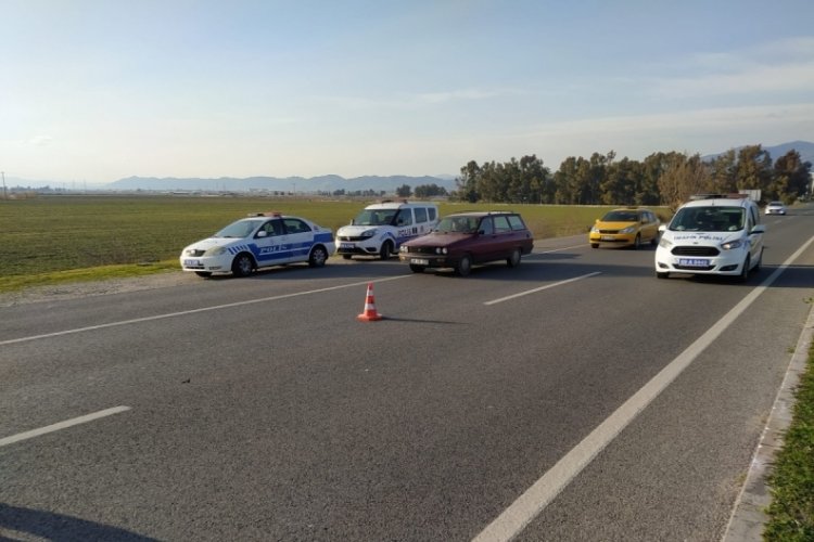 Eşiyle tartıştan kadın seyir halindeki ara&ccedil;tan atladı