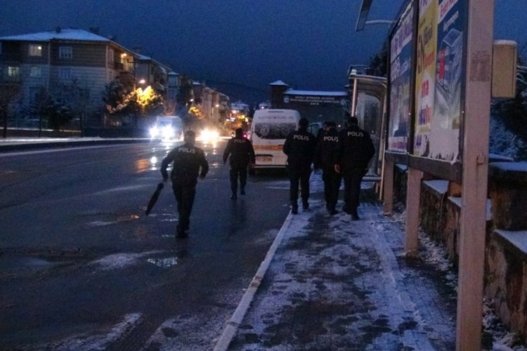 Kocaeli'de ağaca asılı halde erkek cesedi bulundu
