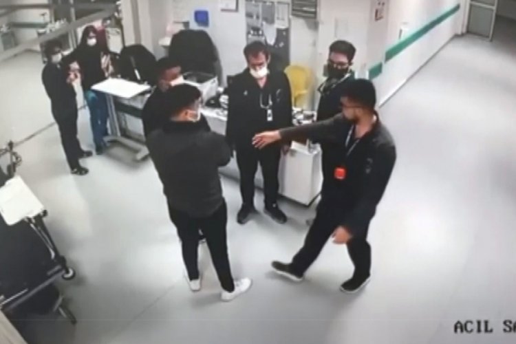 Doktora saldırdığı iddia edilen uzman &ccedil;avuşun aslında darp edildiği ortaya &ccedil;ıktı