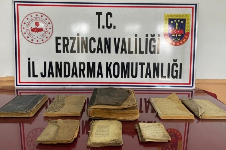 8 adet tarihi eser niteliği olduğu değerlendirilen kitap ele ge&ccedil;irildi