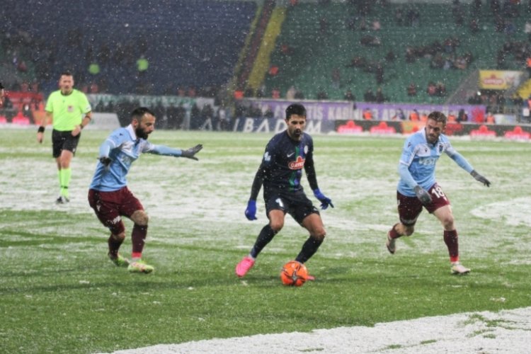 Trabzonspor, bu sezon ilk kez 3 gol&uuml; kalesinde g&ouml;rd&uuml;