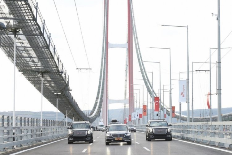Erdoğan, &Ccedil;anakkale K&ouml;pr&uuml;s&uuml;'n&uuml;n yapımında &ccedil;alışan iş&ccedil;ilere seslendi