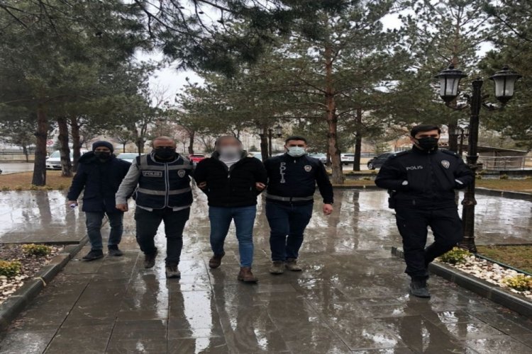 21 ayrı bilişim dolandırıcılığı su&ccedil;undan aranan ş&uuml;pheli yakalandı