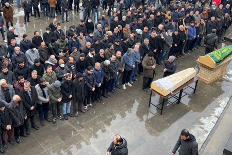 Mardin'deki korkun&ccedil; kazada hayatını kaybedenler toprağa verildi