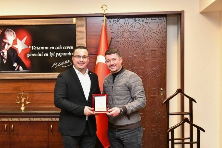 Başkan Kanar, Bursa'daki amat&ouml;r kul&uuml;plerin yanında