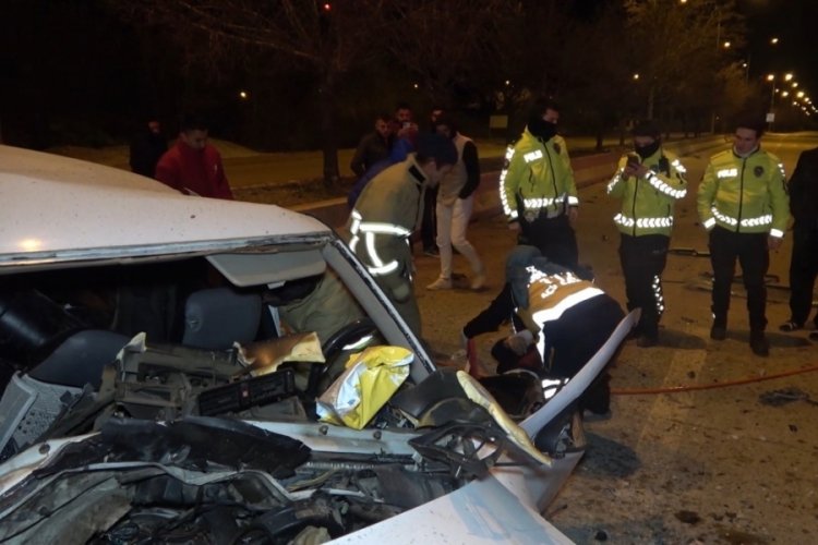 Aracı hurdaya d&ouml;nm&uuml;şt&uuml;, acı haberi geldi