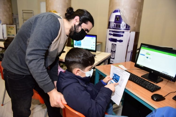 Bursa'da teknoloji, çocuklara ücretsiz sunuluyor
