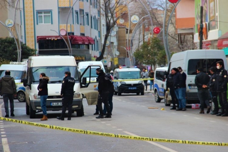 Yol verme kavgasında kan aktı