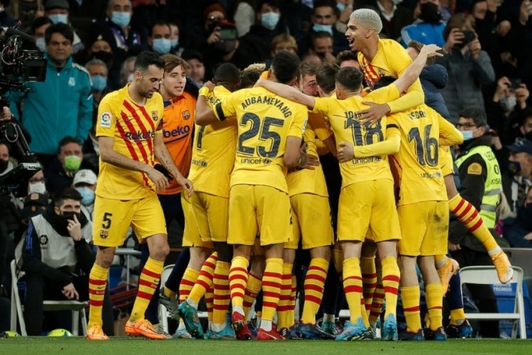 Barcelona, ezeli rakibi Real Madrid'i deplasmanda 4-0 mağlup etti