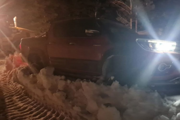 Yaylada mahsur kalan 4 kişilik aile kurtarıldı