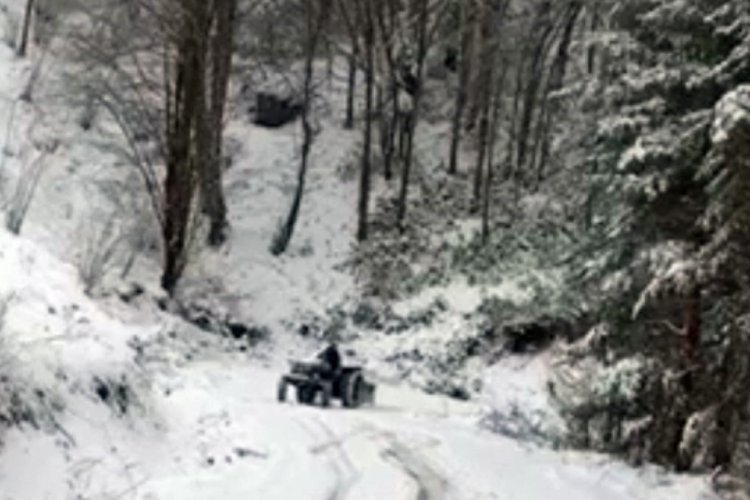 Drift yapmak isteyen trakt&ouml;r&uuml;n korkutan anları...