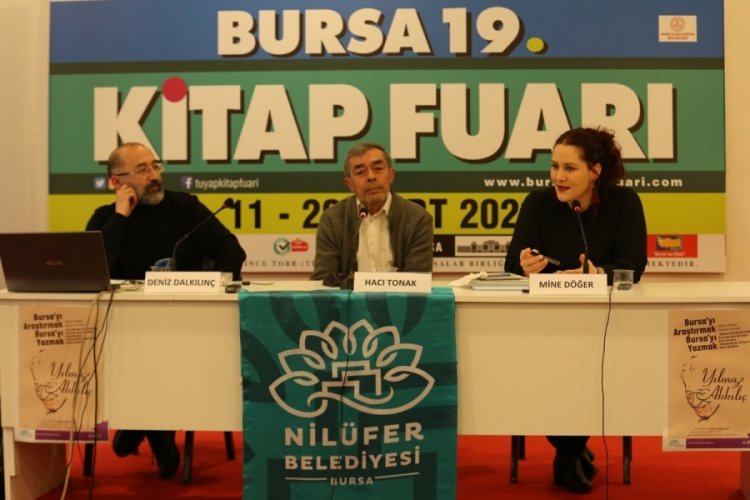 Bursa Kitap Fuarı'nda &ouml;d&uuml;ll&uuml; s&ouml;yleşi