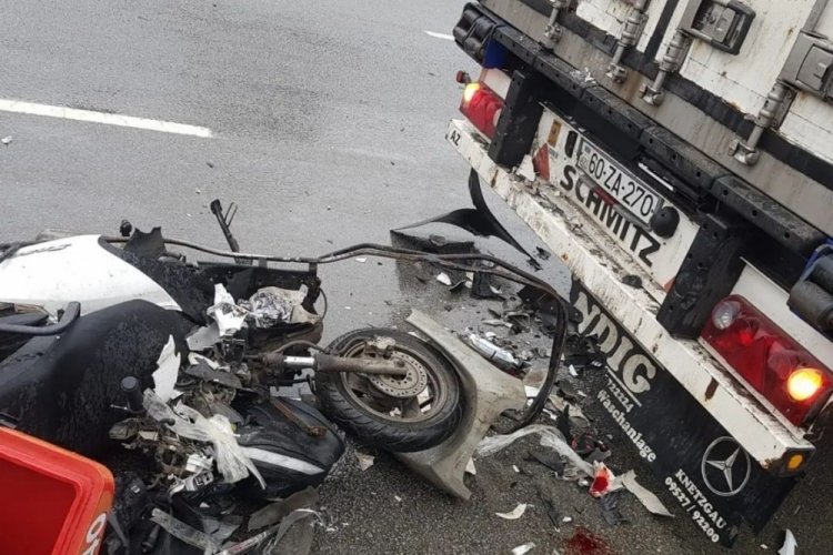 Giresun'da TIR'a &ccedil;arpan s&uuml;r&uuml;c&uuml; hayatını kaybetti
