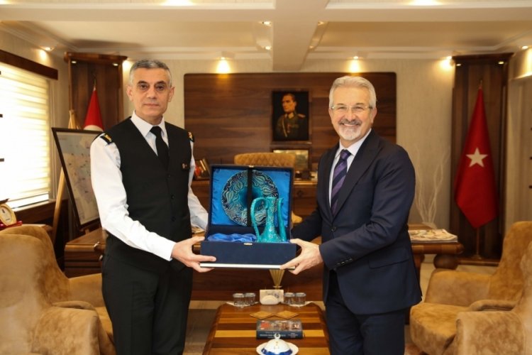 Bursa'da Başkan Erdem'den, Yalçınkaya'ya nezaket ziyareti 
