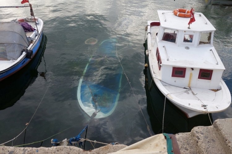 Marmara Denizi'nde bir kayık battı