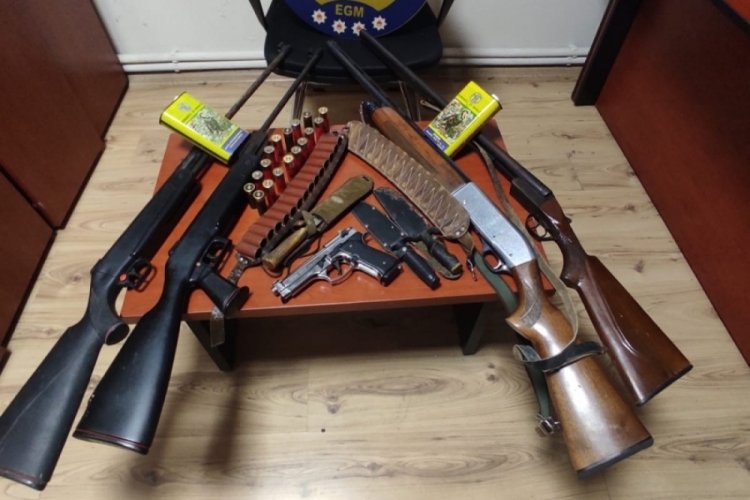Bir&ccedil;ok su&ccedil;tan aranması olan ş&uuml;pheliyi kıskıvrak yakaladı