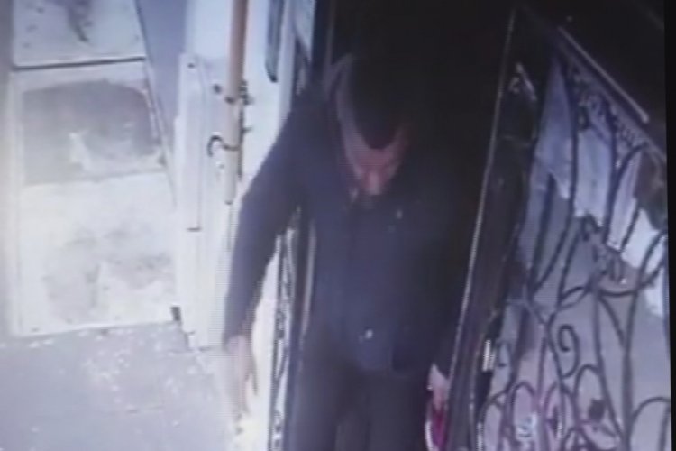 Hırsız &ouml;nce kameraya, sonra polise yakalandı
