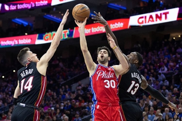 Furkan Korkmaz, Miami Heat ma&ccedil;ında 18 sayı attı