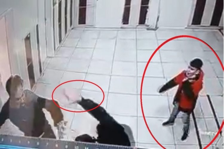 Diyarbakır'da veli ile &ouml;ğretmenin okuldaki kavgası kamerada