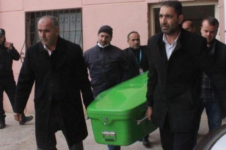 Eşinin &ouml;ld&uuml;rd&uuml;ğ&uuml; hemşire memleketine uğurlandı