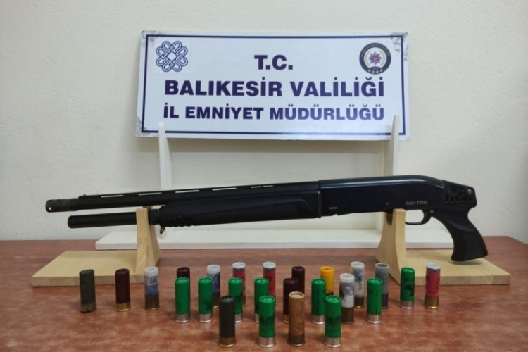 Polis aranan 17 şahsı g&ouml;zaltına aldı