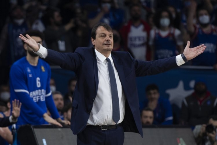 Ergin Ataman: Son &ccedil;eyrekte m&uuml;thiş savunma yaptık