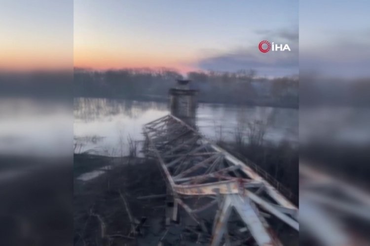 Rus g&uuml;&ccedil;leri &Ccedil;ernihiv'de k&ouml;pr&uuml;y&uuml; havaya u&ccedil;urdu